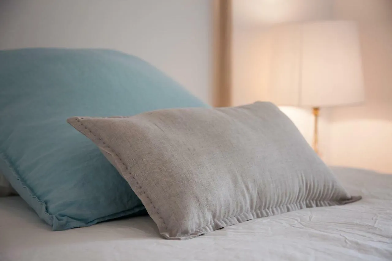 דירה ליסבון Renovated Apart With Private Courtyard, By Timecooler