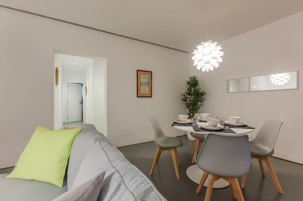 ליסבון Renovated Apart With Private Courtyard, By Timecooler דירה
