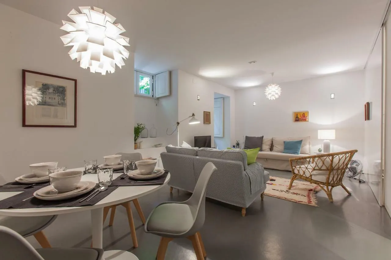 Renovated Apart With Private Courtyard, By Timecooler Lisboa 0*,